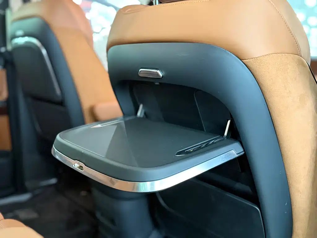 Hongqi HQ9 2.0 T Connected Flagship Enjoyment