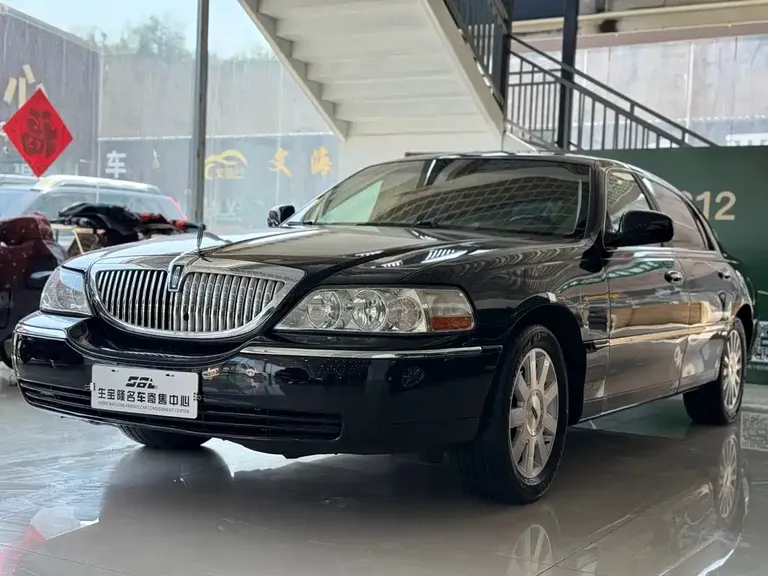 Lincoln City 4.6 L Extended