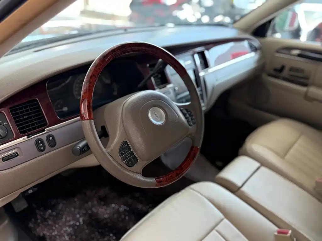 City 4.6 L Extended