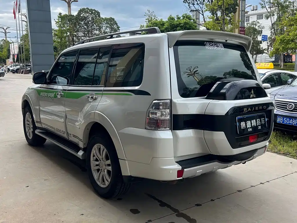 Pajero (Import) 3.8 L Middle East