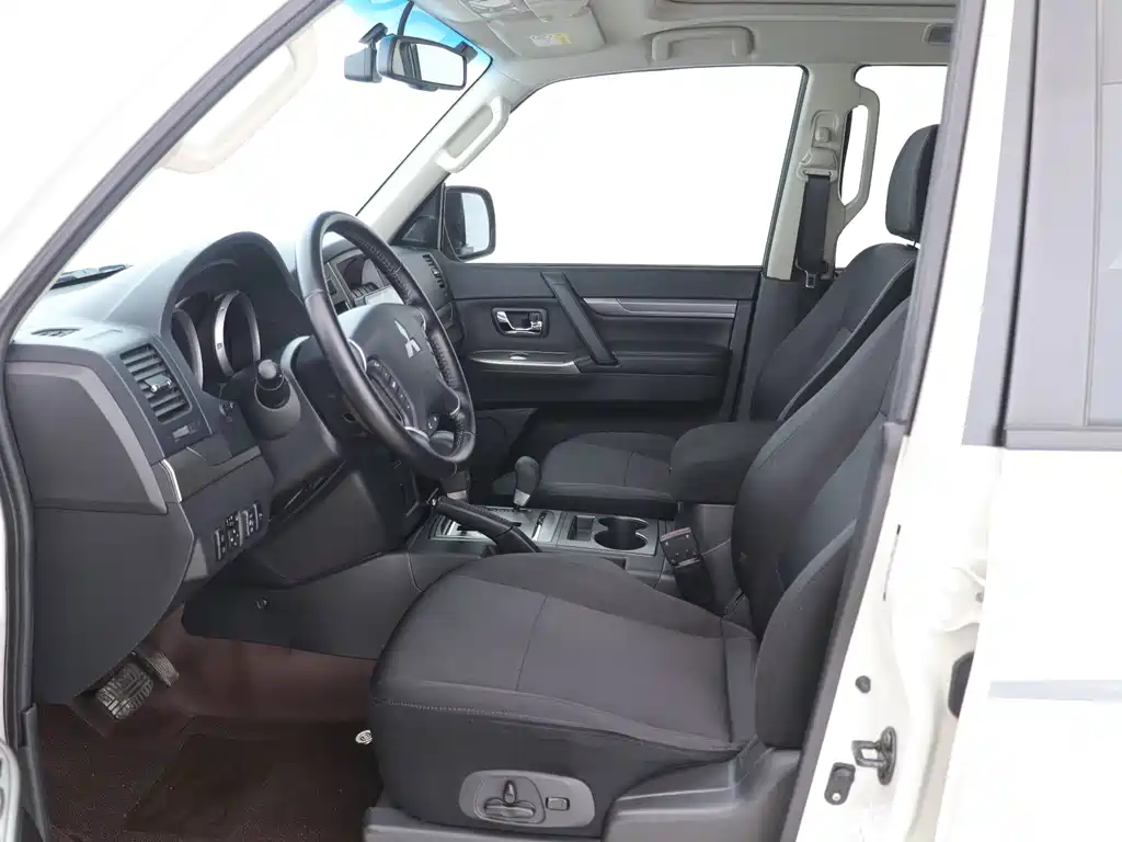 Pajero (Import) 3.0 L Middle East