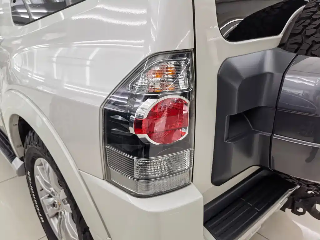 Pajero (Import) 3.8 L Middle East