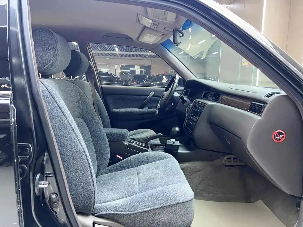 Crown (Import) 皇冠(进口) 2001款 3.0 L 自动