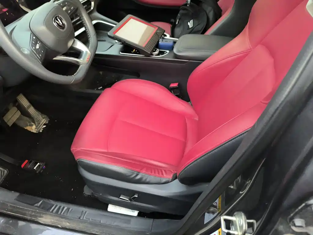 Changan UNI-T 1.5 T Distinguished