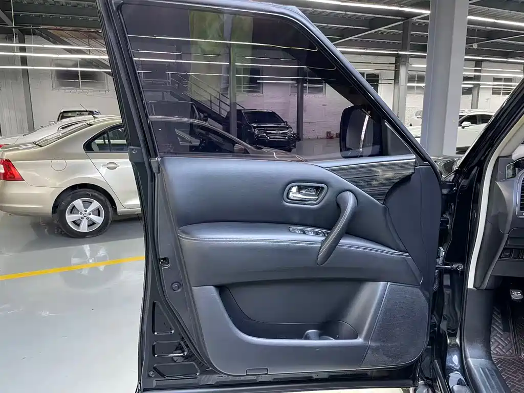 Patrol 4.0 L Middle East
