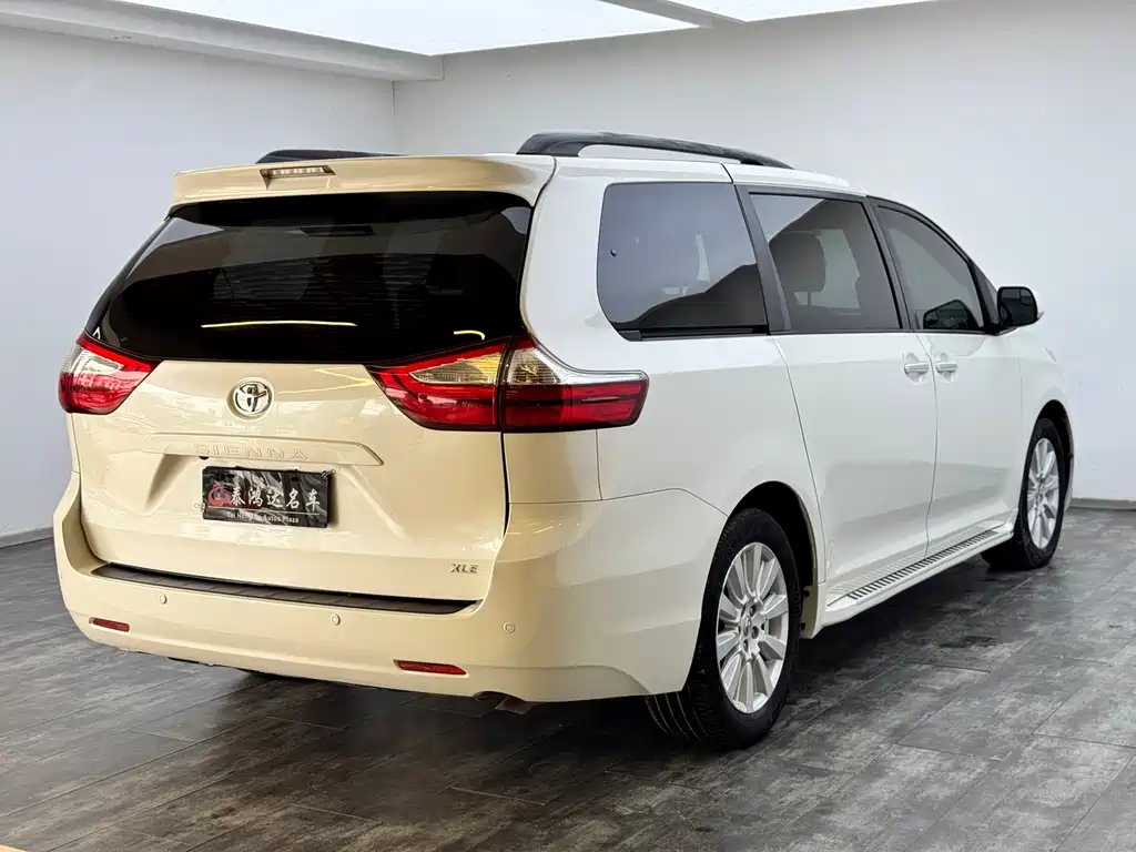 SIENNA 3.5 L Auto