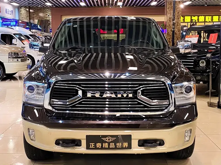 RAM Trucks 5.7 L Auto