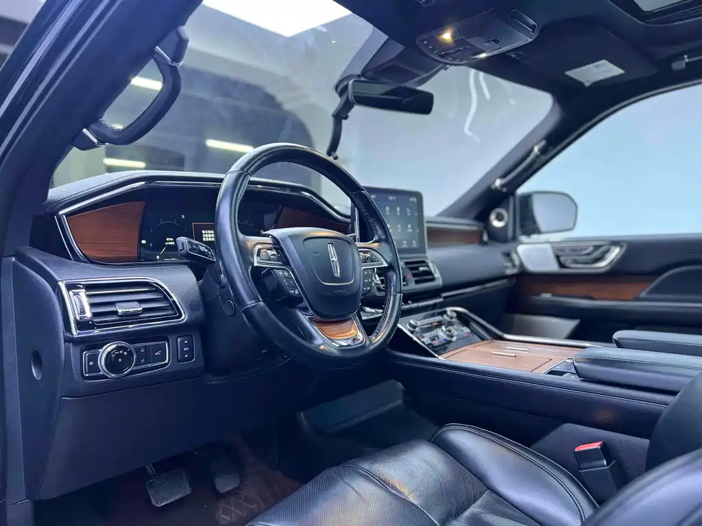 Navigator 3.5 T Extended US Spec