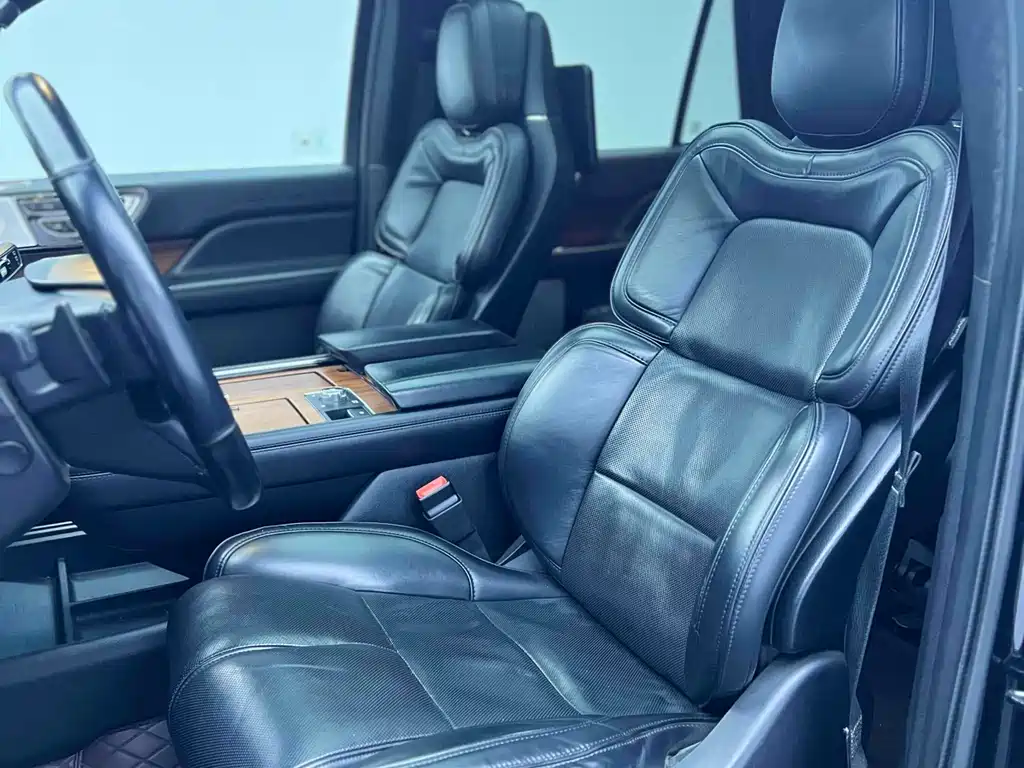 Navigator 3.5 T Extended US Spec