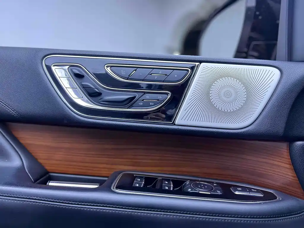 Navigator 3.5 T Extended US Spec