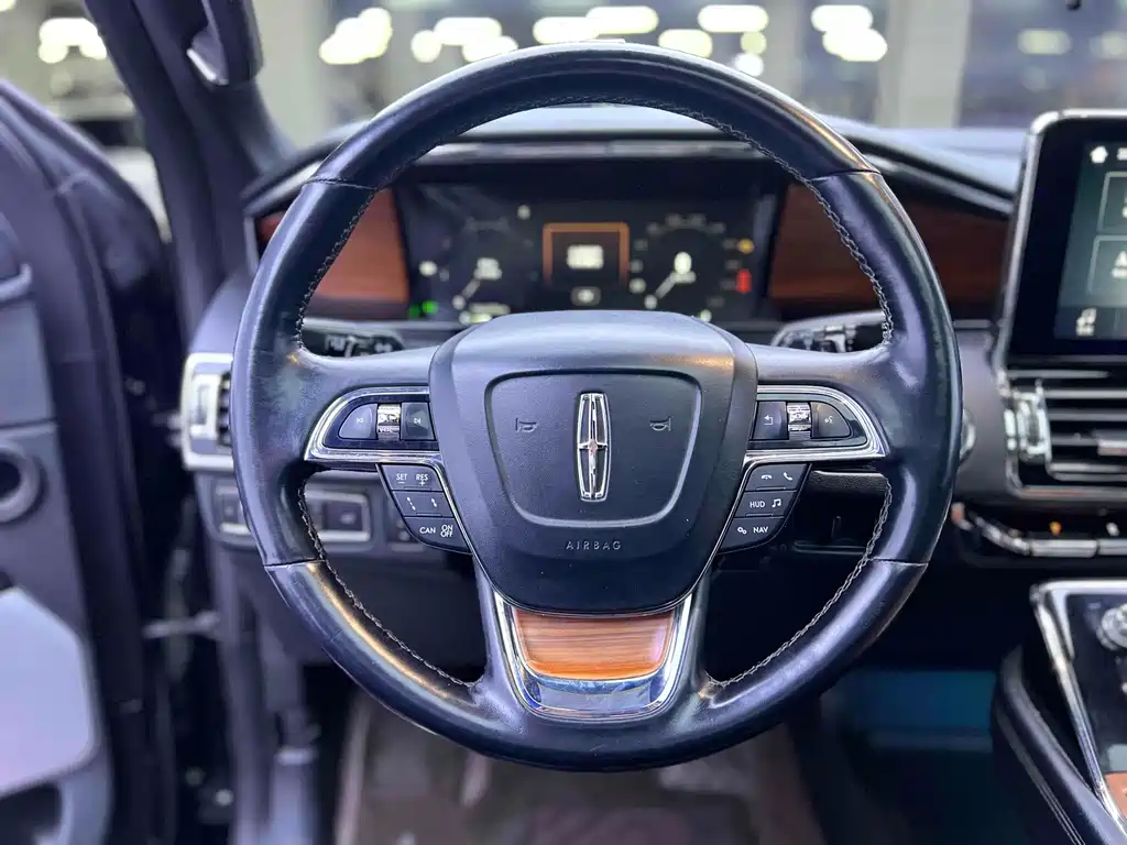 Navigator 3.5 T Extended US Spec