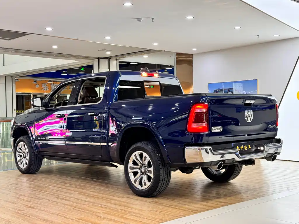 RAM Trucks RAM Trucks 2015款 5.7 L 美规版