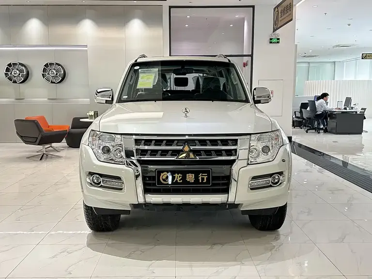 Mitsubishi Pajero (Import) 帕杰罗(进口) V93 2022款 3.0 L 自动