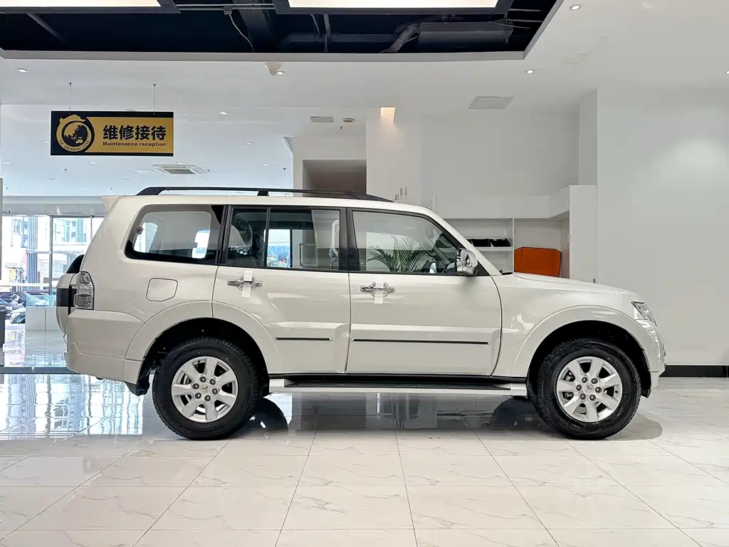 Pajero (Import) 帕杰罗(进口) V93 2022款 3.0 L 自动