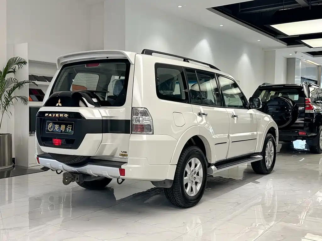 Pajero (Import) 帕杰罗(进口) V93 2022款 3.0 L 自动