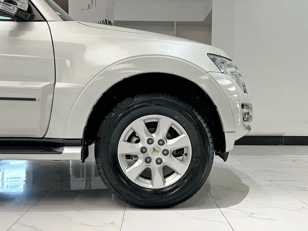 Pajero (Import) 帕杰罗(进口) V93 2022款 3.0 L 自动