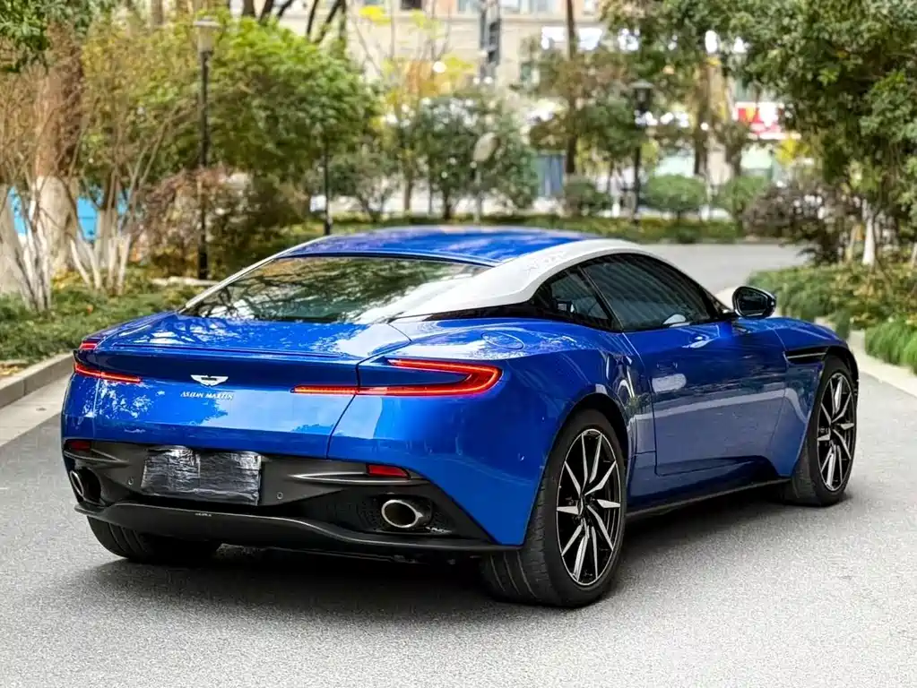 Aston Martin DB11 4.0 T V8 Coupe