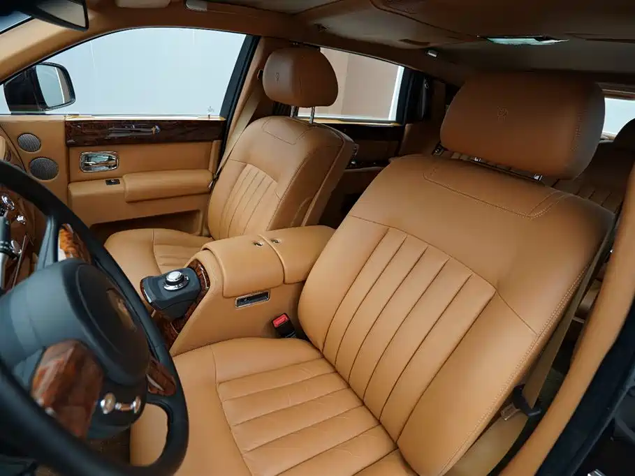 Phantom 6.7 L Auto