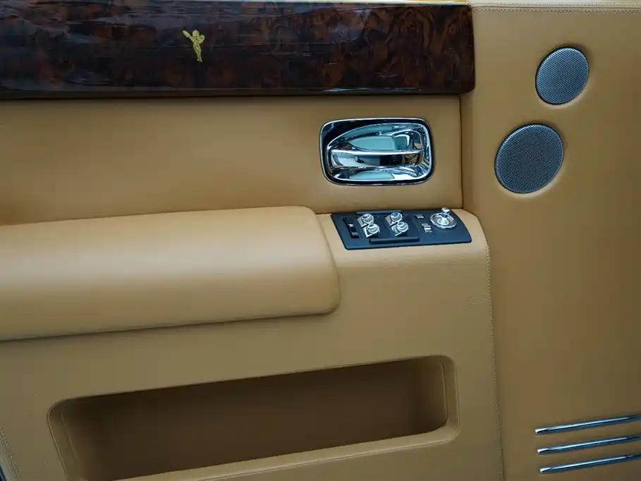 Phantom 6.7 L Auto
