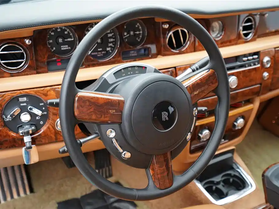 Phantom 6.7 L Auto