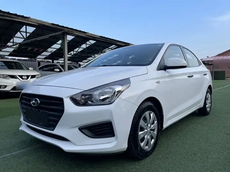 Hyundai Accent 1.4 L Manual Refreshed CN-V