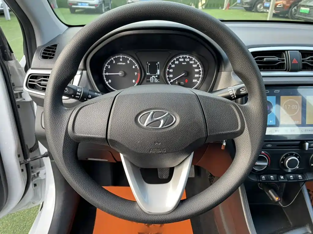 Accent 1.4 L Manual Refreshed CN-V