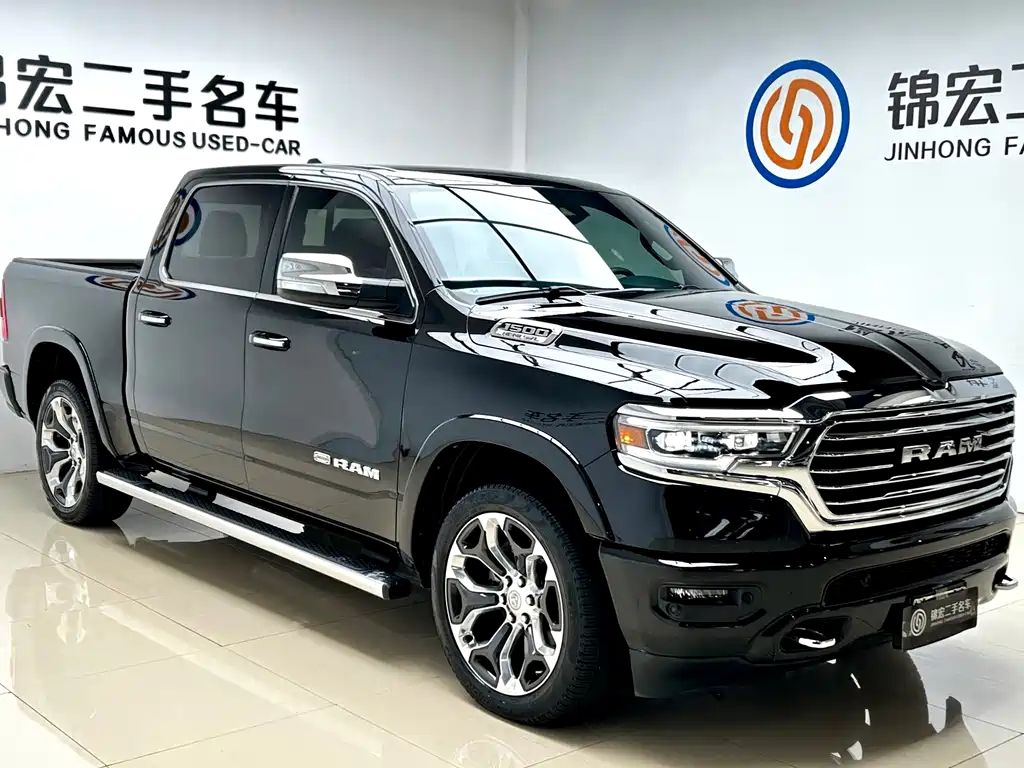 RAM Trucks 5.7 L Longhorn US Spec
