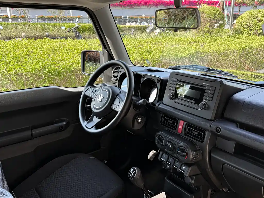 Jimny (Import) 1.5 L Manual