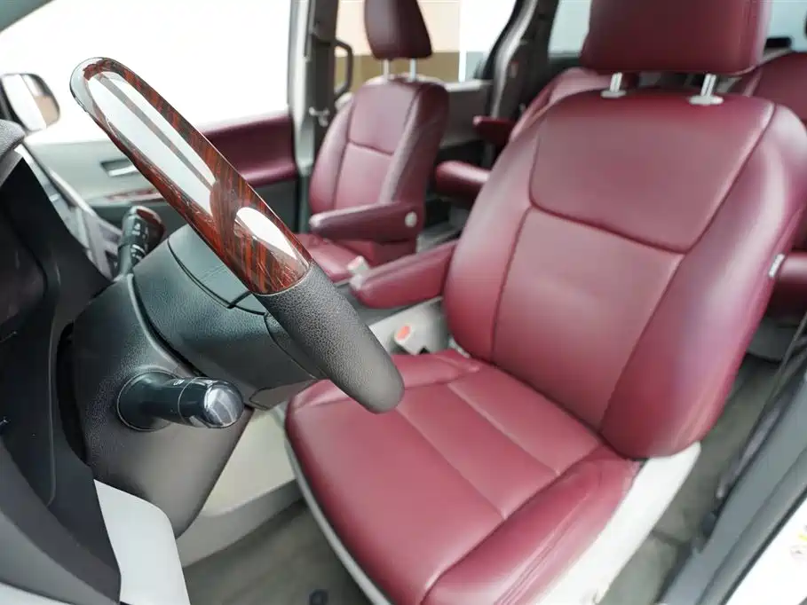 SIENNA 3.5 L US Spec