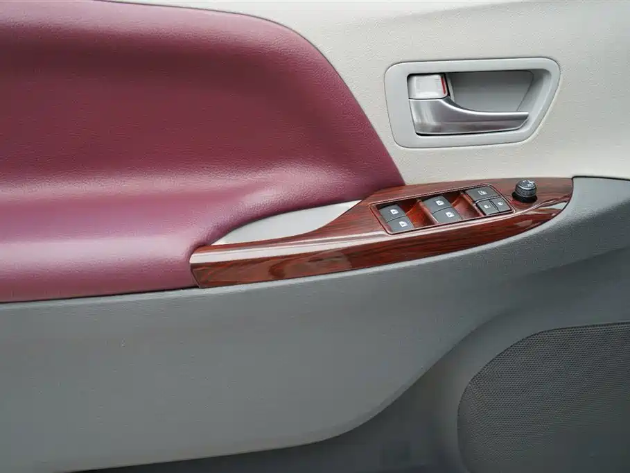 SIENNA 3.5 L US Spec