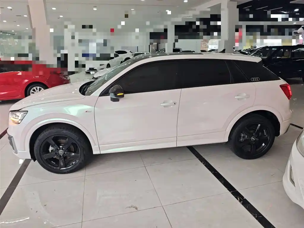 Audi Q2 L 35 TFSI Launch Exclusive CN-VI