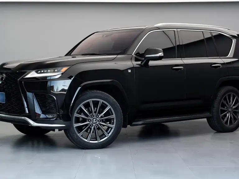 Lexus LX 600