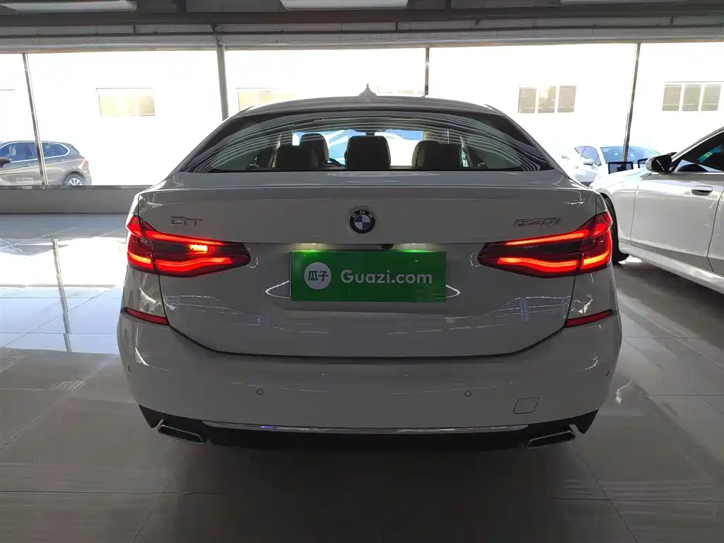 BMW 6 Series GT 630 i Luxury Design Package