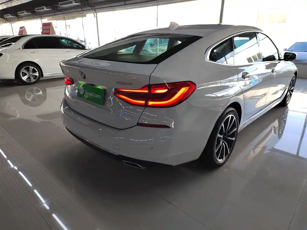 BMW 6 Series GT 630 i Luxury Design Package