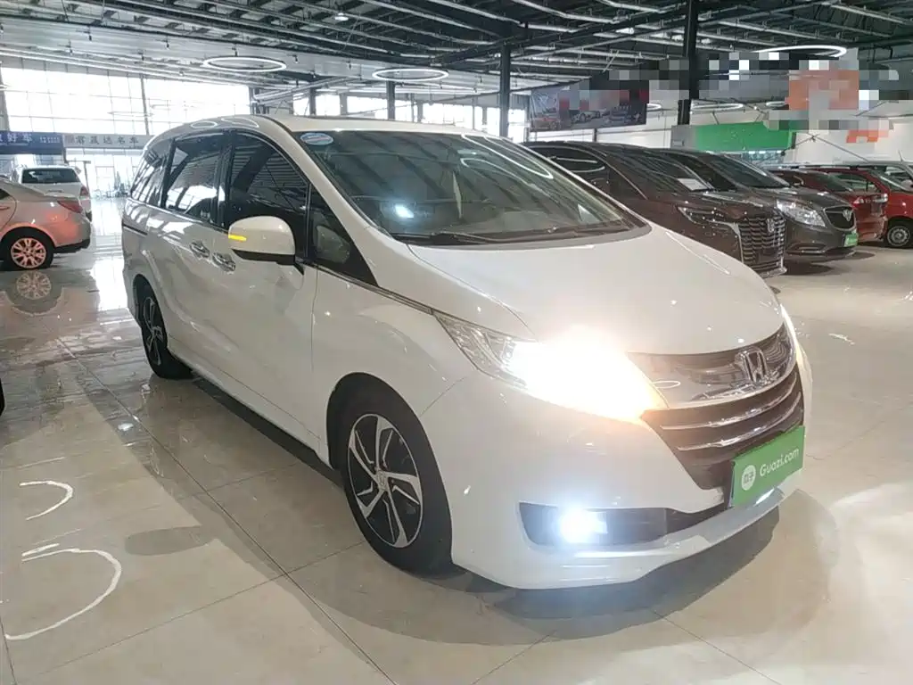 Odyssey Facelift 2.4 L Luxury