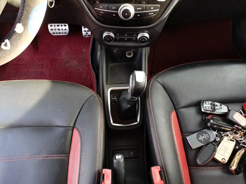 Haval H1 哈弗H1 2015款 1.5 L AMT都市型