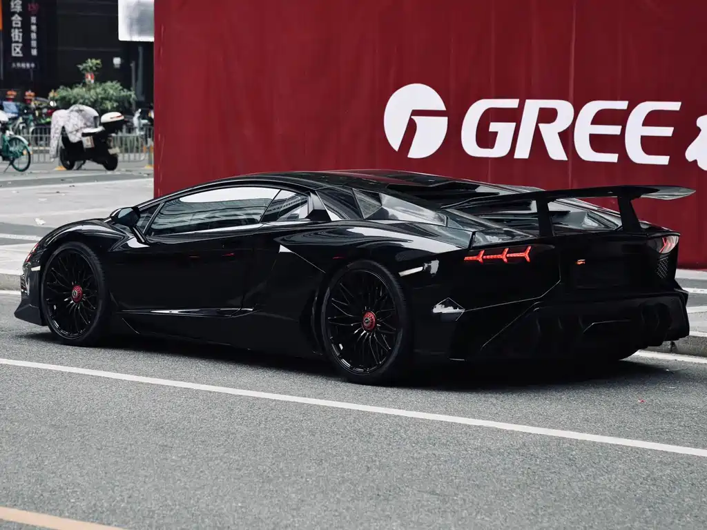 Aventador LP 700-4