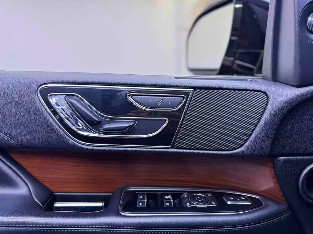Navigator 3.5 T US Spec
