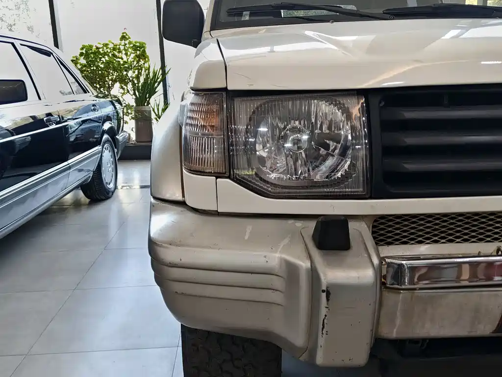 Pajero (Import) 帕杰罗(进口) 1996款 2.6 L 手动