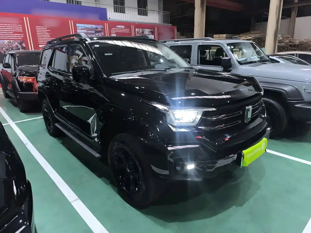 Tank 400 NEV Hi4-T Offroad