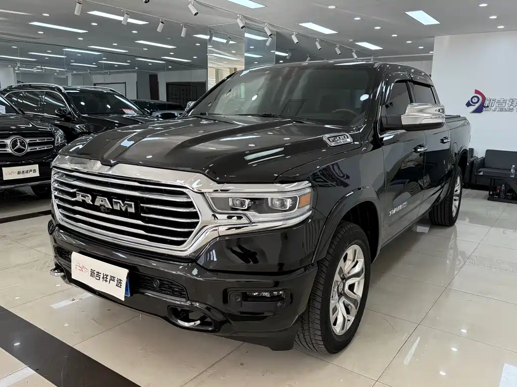 RAM Trucks 5.7 L Auto
