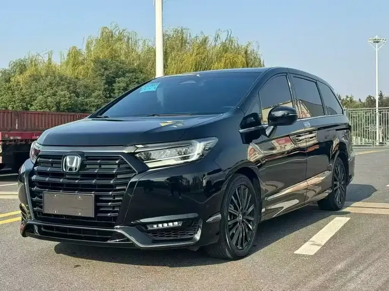 Honda Elysion 2.0 L e:HEV Luxury