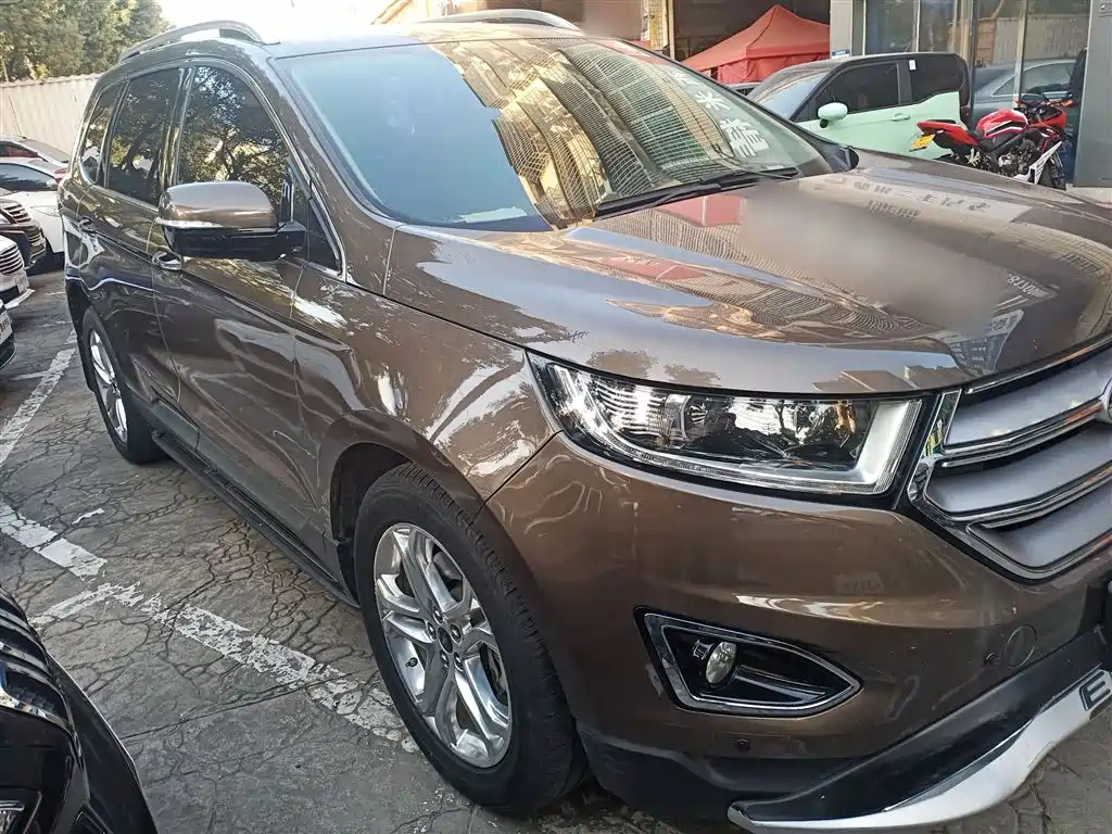 Edge EcoBoost 245 2 WD Grand Sharp 7-seat