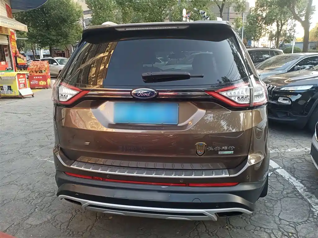 Edge EcoBoost 245 2 WD Grand Sharp 7-seat