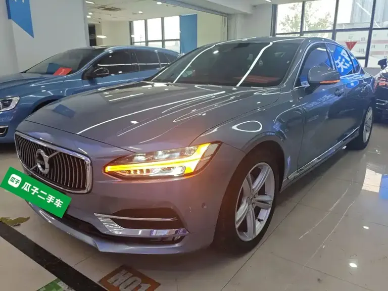 Volvo S90 T4 Smart Vision