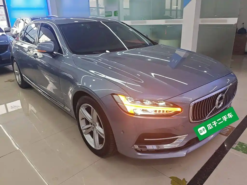Volvo S90 T4 Smart Vision