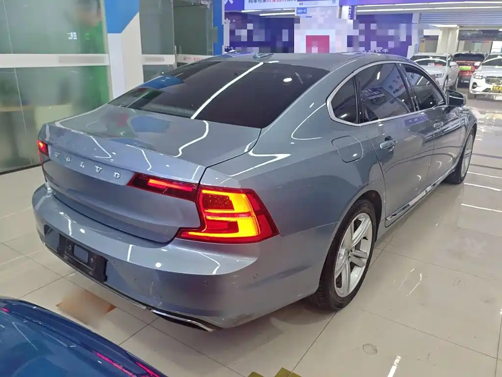 Volvo S90 T4 Smart Vision