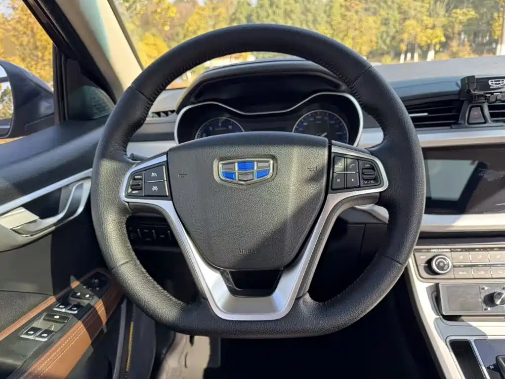 Vision 1.5 L Auto Happy