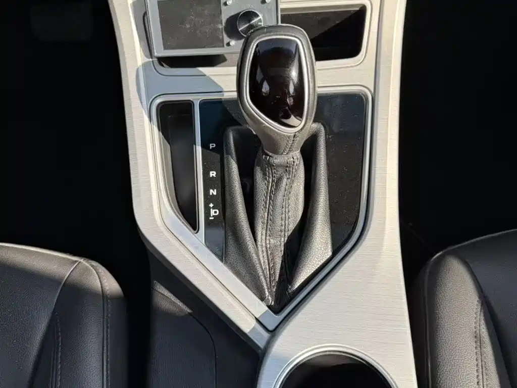 Vision 1.5 L Auto Happy