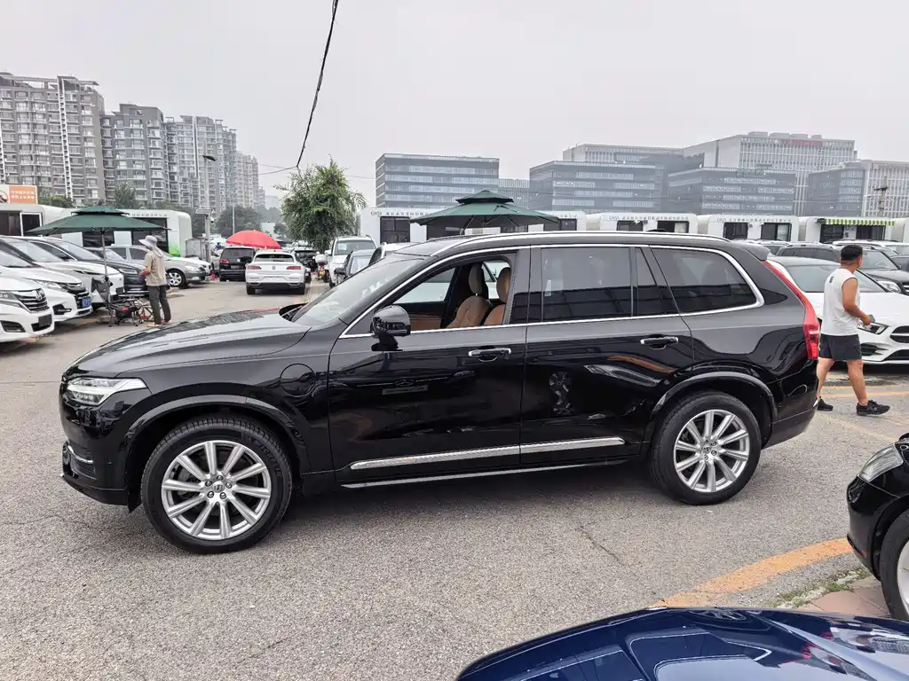 Volvo XC90 PHEV 沃尔沃XC90插电式混动 2017款 E驱混动 T8 智尊版 7座